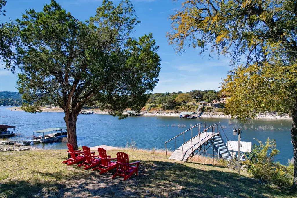 11000 Beach Road, Leander