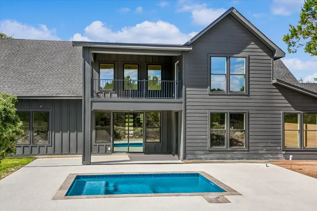 52 War Bonnet, Wimberley