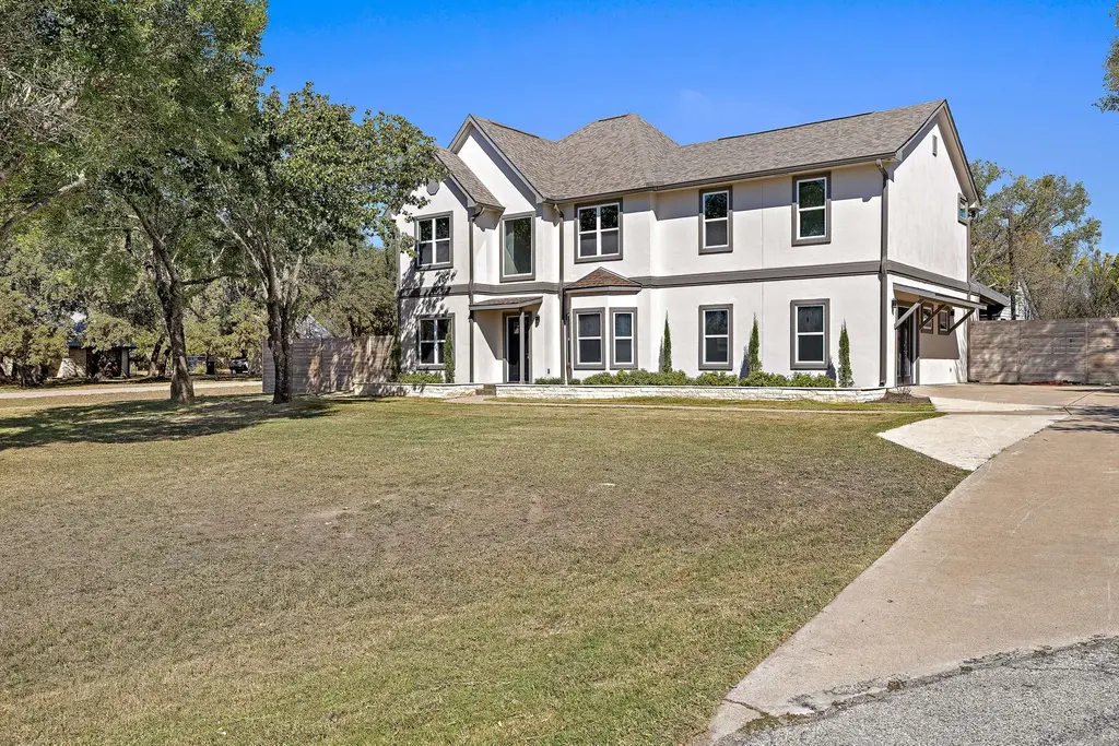 100 Toltec Cove, Kyle