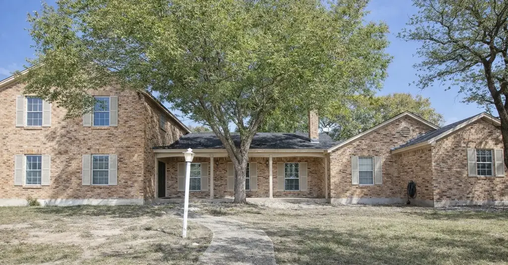 1307 Nix Road, Lampasas