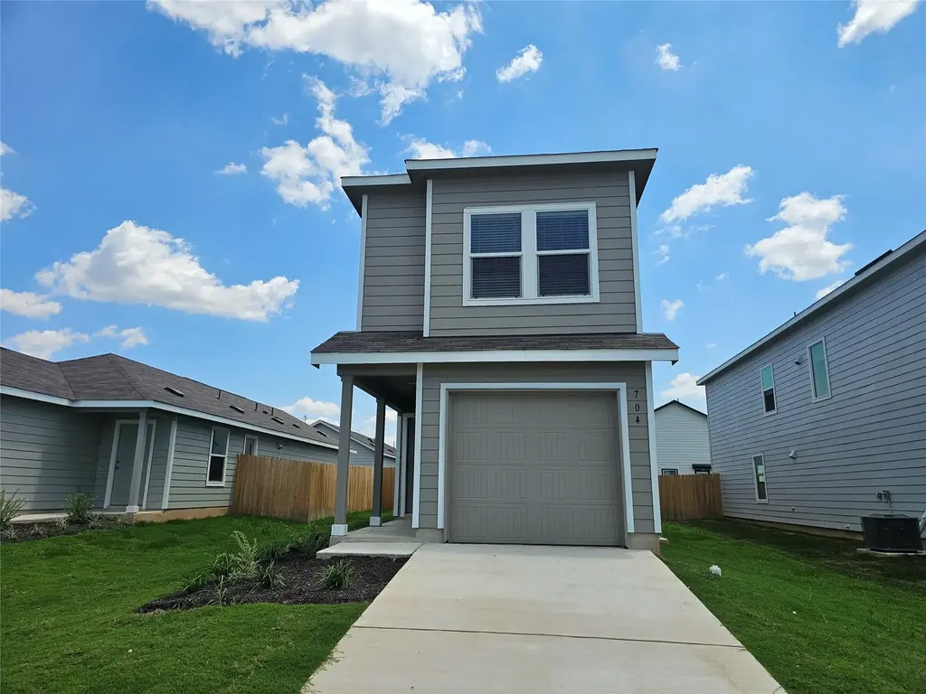 704 Commander Abbott Drive, Jarrell