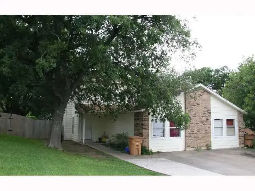 9601 Bear Paw Trail B, Del Valle