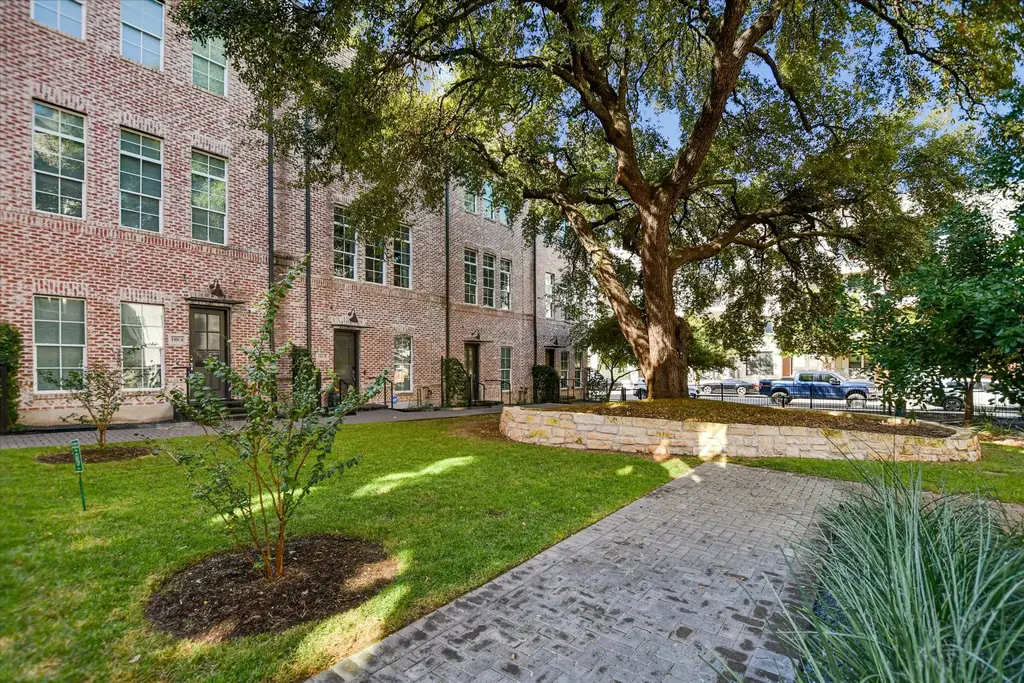 1301 Town Creek Drive 1, Austin