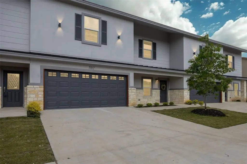 2105 Tiger Trail 502, Round Rock