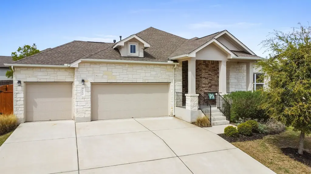 112 Bell Hill Drive, Dripping Springs