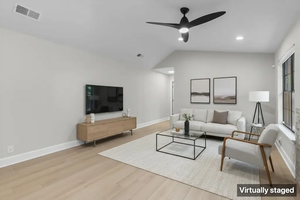 2215 Post Road 2051, Austin