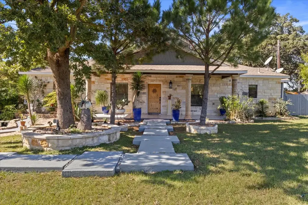 376 Alta Vista Drive, Bastrop