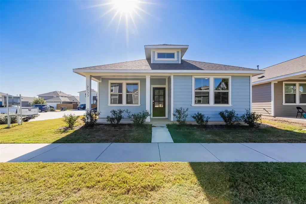 2533 Pecan Island Drive, Leander