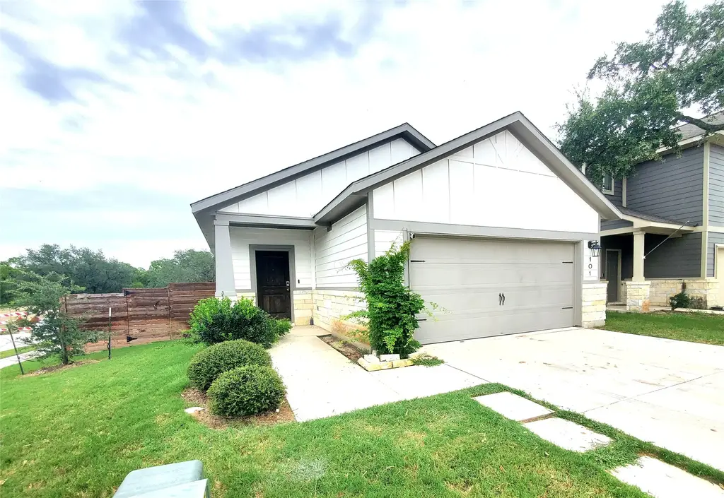 101 Prosecco Path, Leander