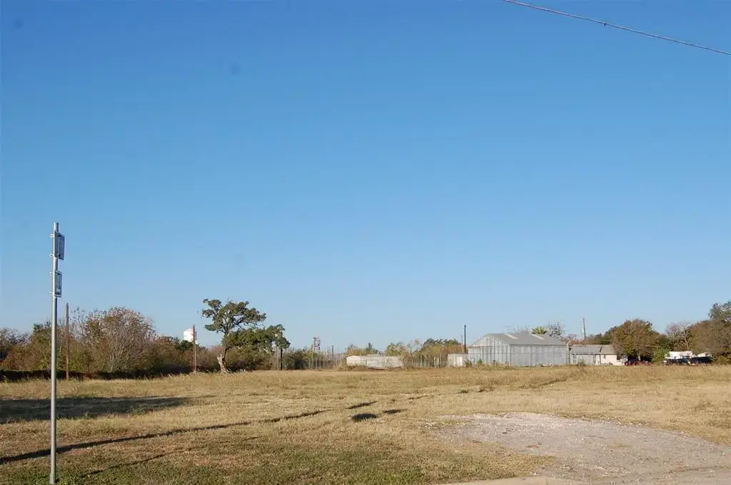 621 N Commerce Street, Lockhart