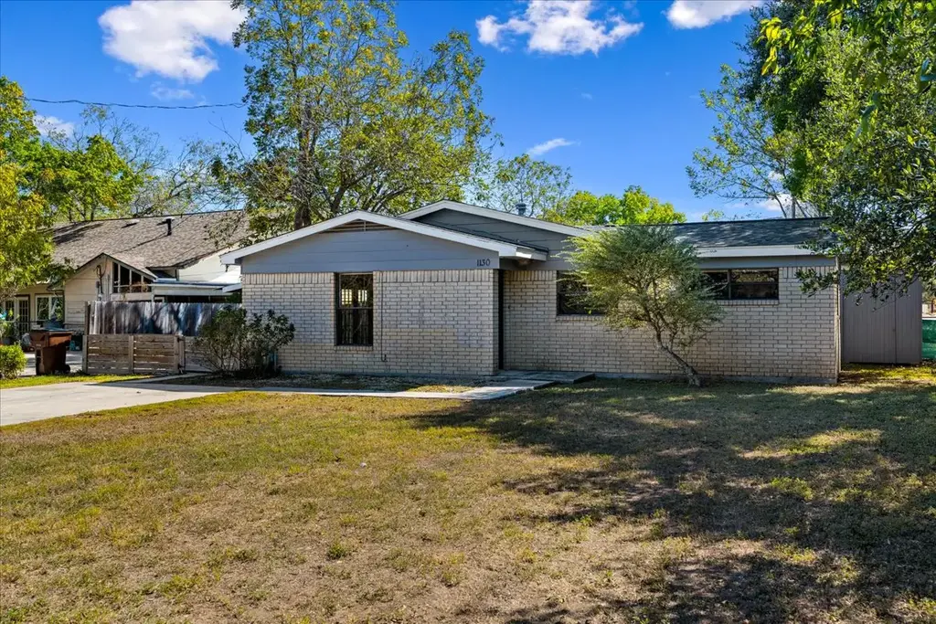 1129 W San Antonio Street, Lockhart