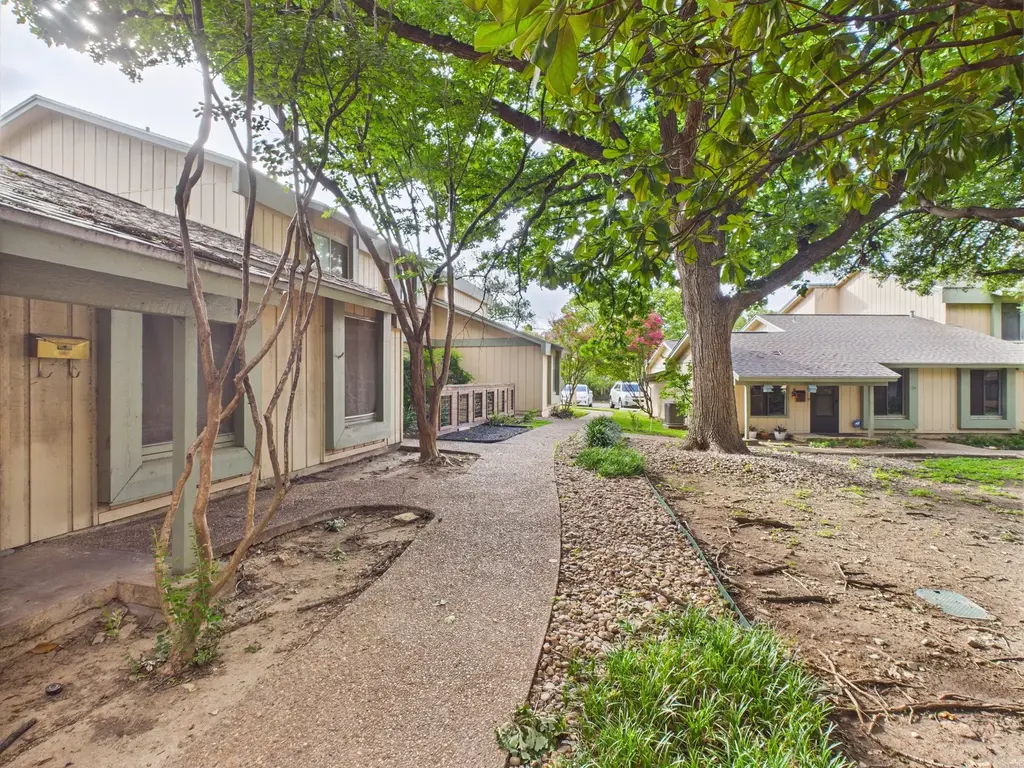 9520 Quail Village Lane, Austin