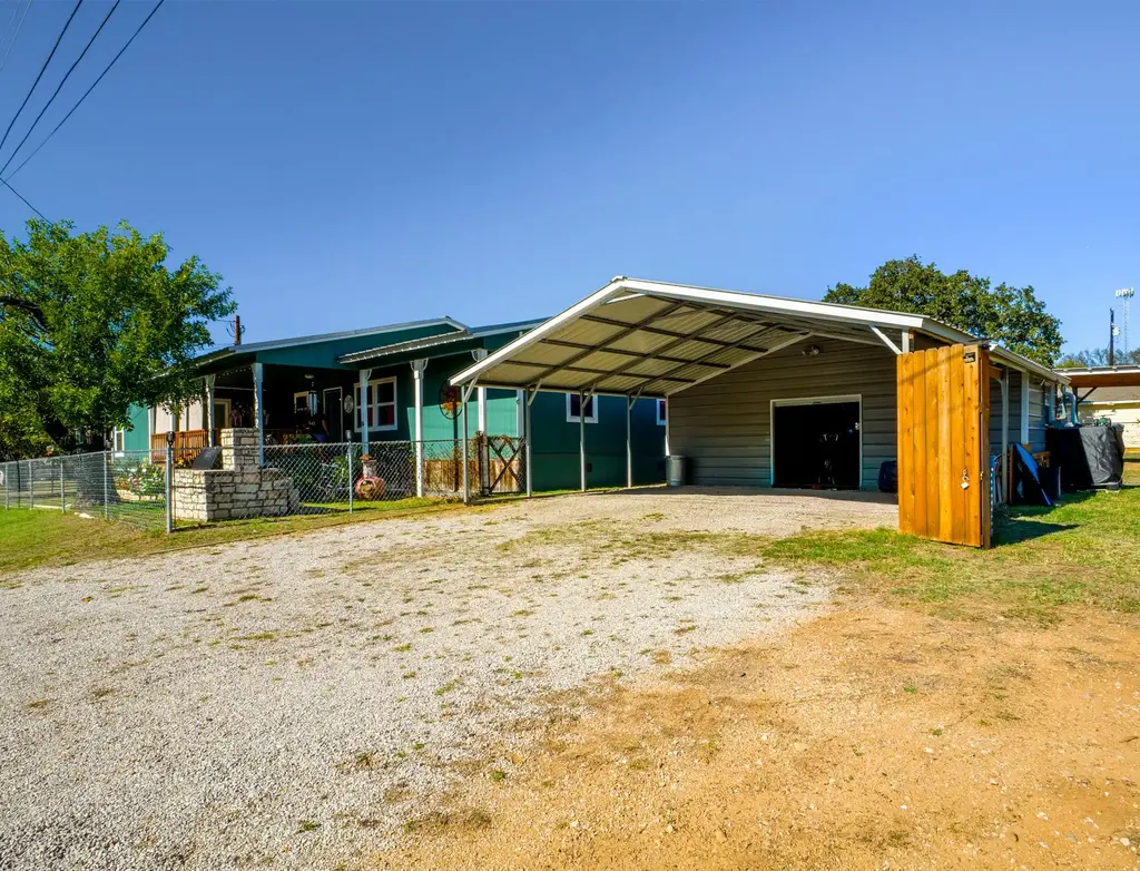 301 E Castlebriar Drive, Marble Falls
