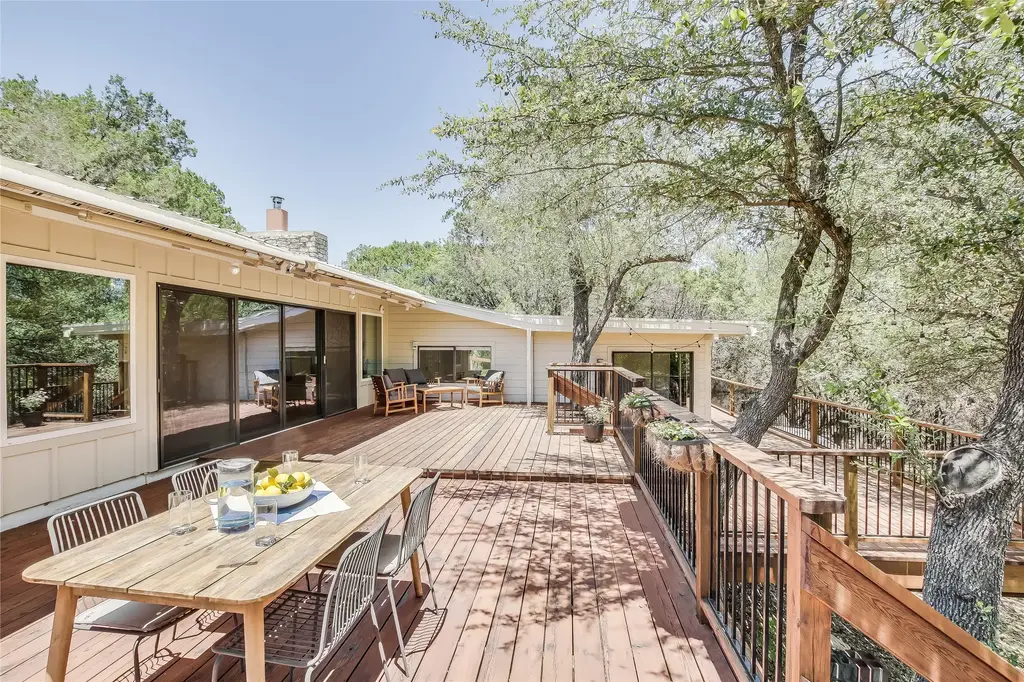 6201 Valleyview Street, Lago Vista