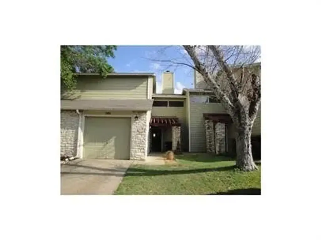 512 Eberhart Lane 103, Austin