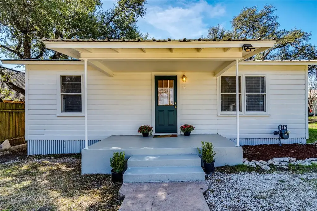 116 E Moeller Street, Bertram