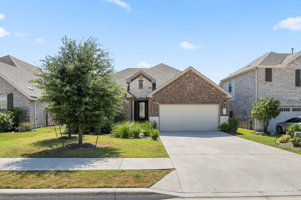22212 Coyote Cave Trail, Spicewood