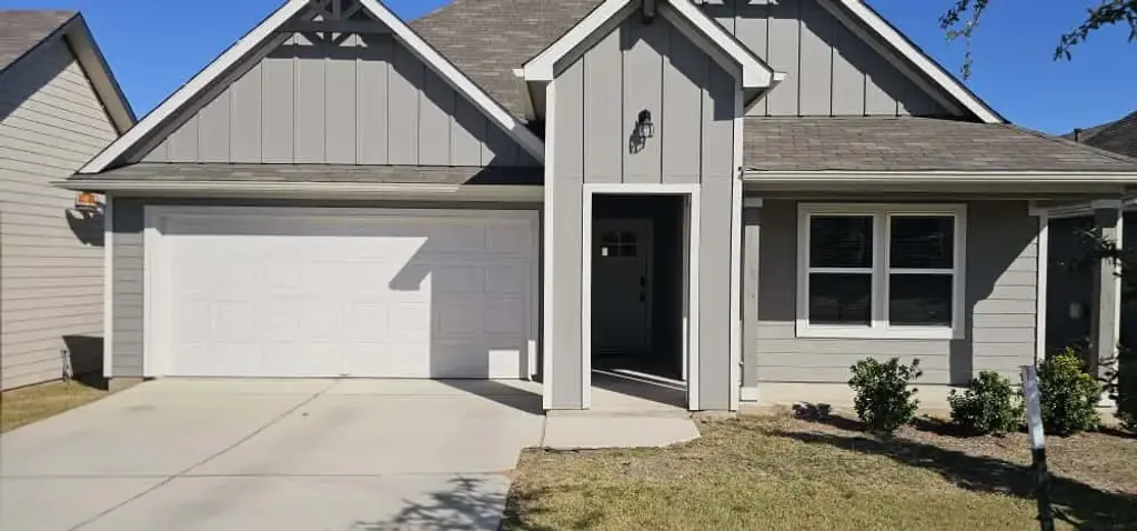 223 Sweetwater Creek Lane, Hutto