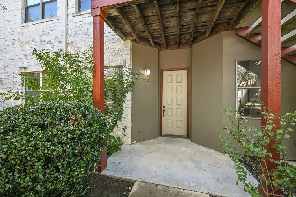 4307 Eck Lane 109, Austin