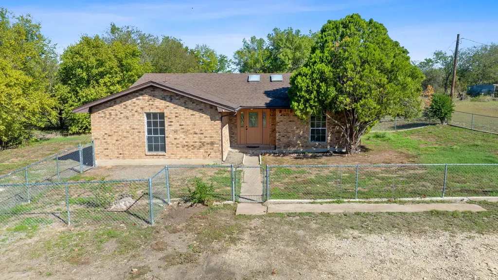 130 Meyers Road, Buda