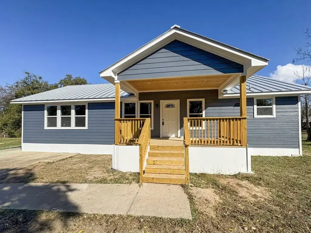 1902 N Fannin Avenue, Cameron