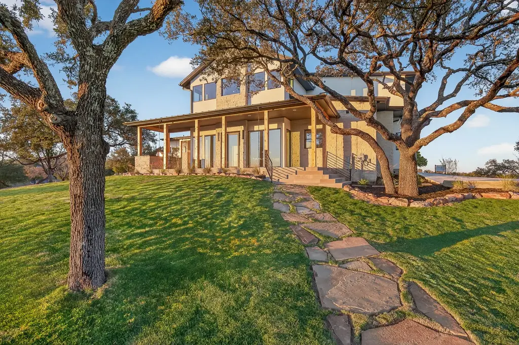 400 Emerald Way, Horseshoe Bay