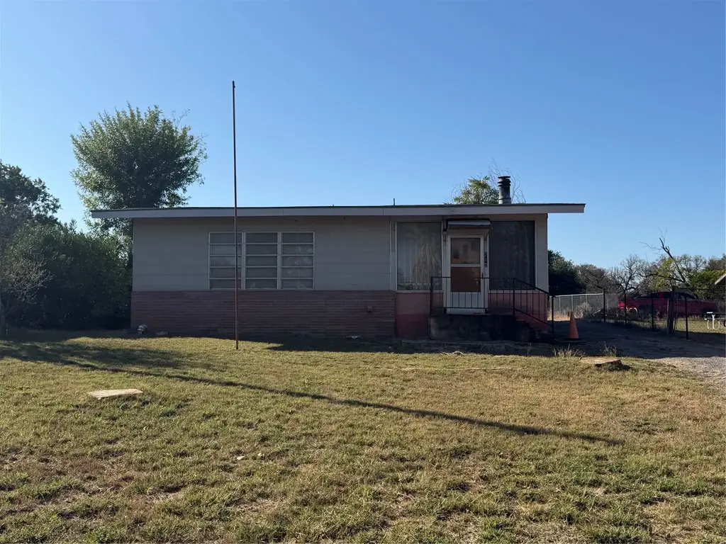 712 Sandy Mountain Drive, Llano