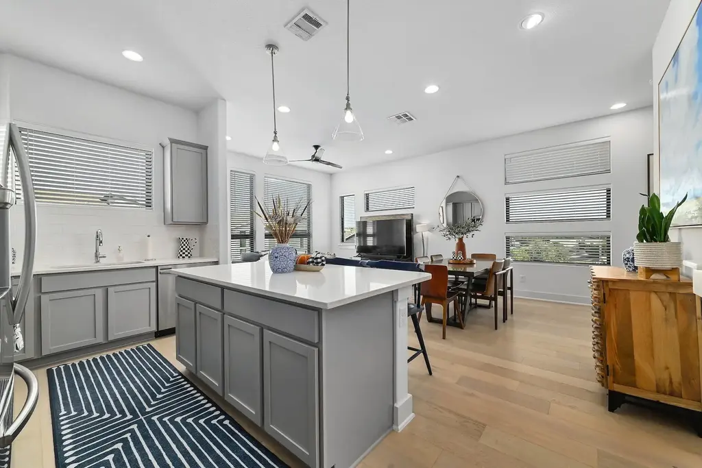2050 Lohmans Spur Road 2301, Lakeway