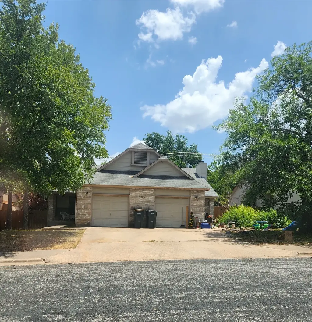 703 Rollingway Drive B, Round Rock