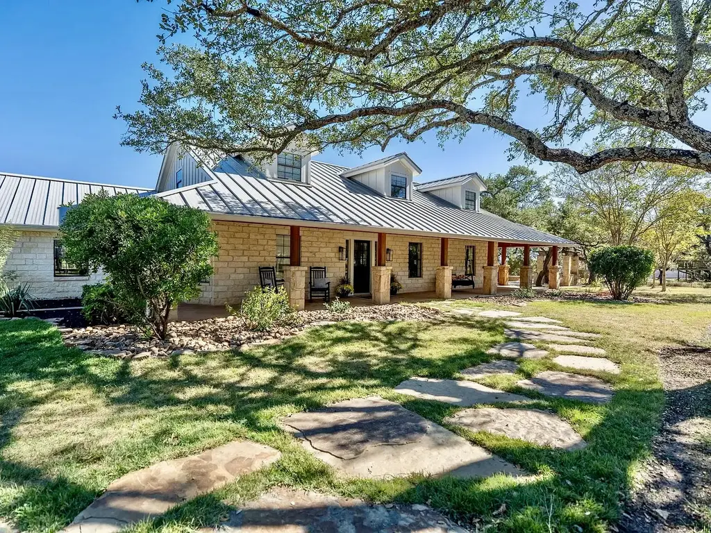 301 Medlin Creek Loop, Dripping Springs