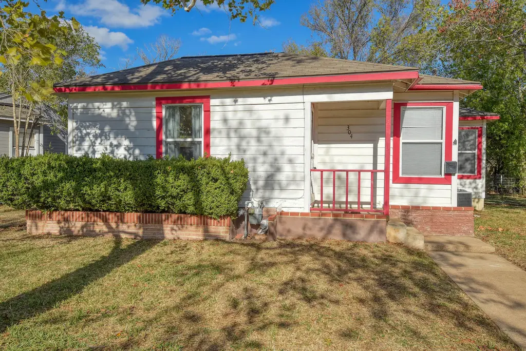 304 Cedar Street, Bastrop