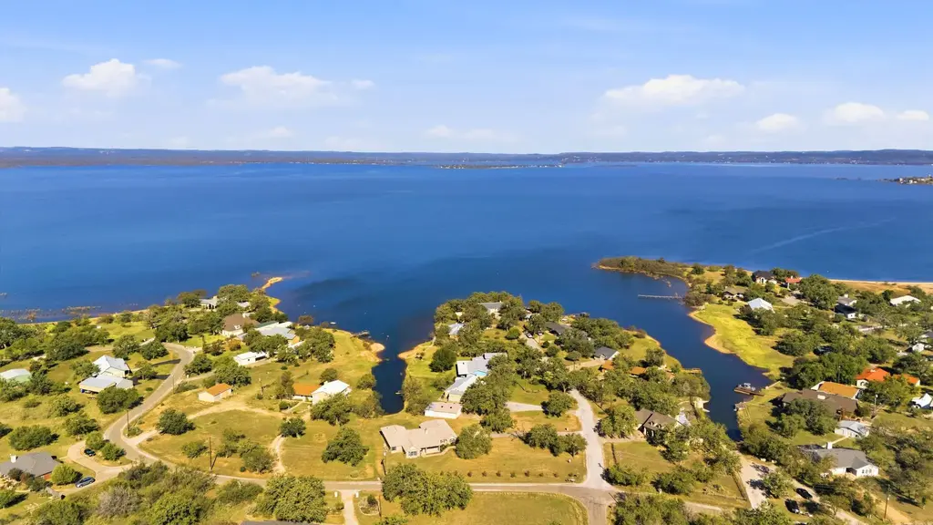 200 Apache Trail Street, Burnet