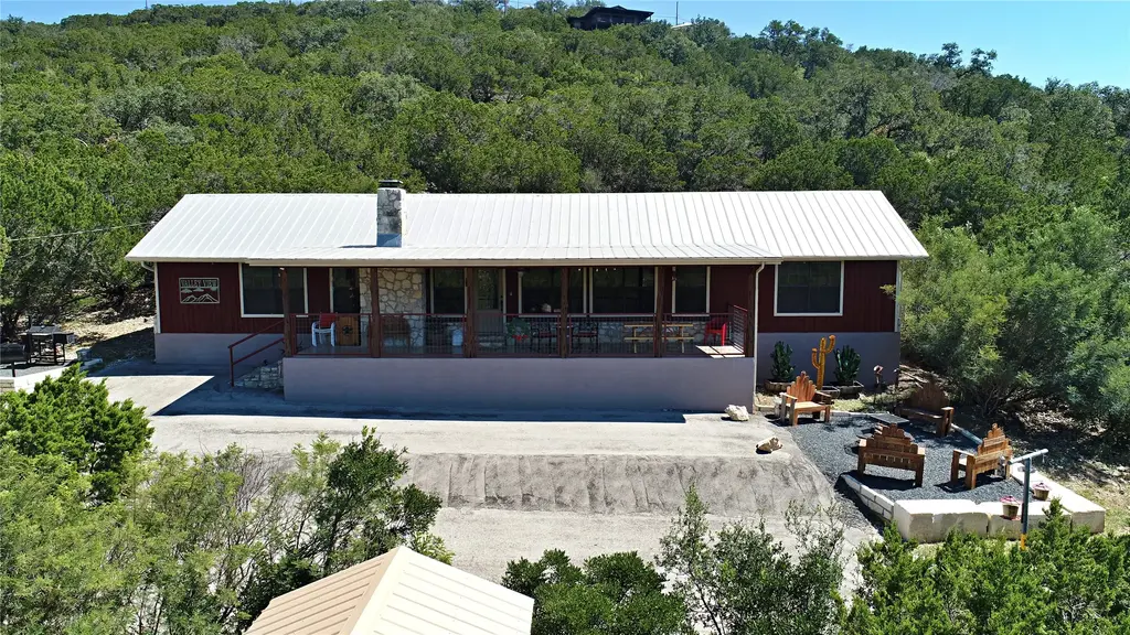 416 Canyon Oaks Drive, Concan