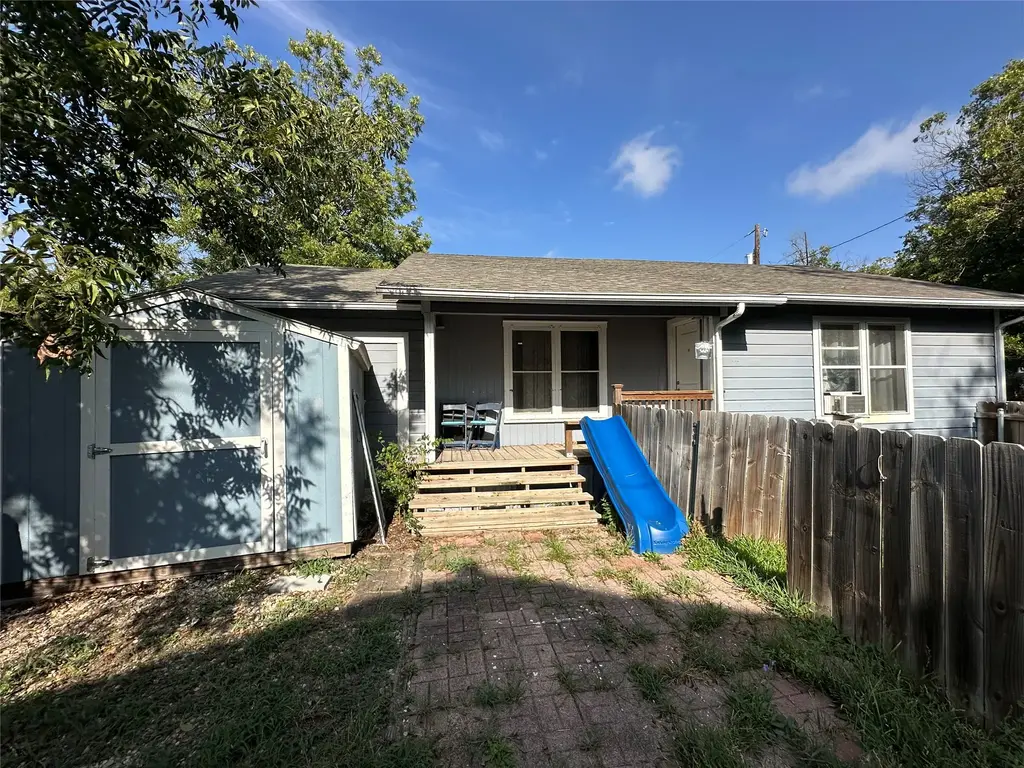 102 W Mesquite Street B, Granger