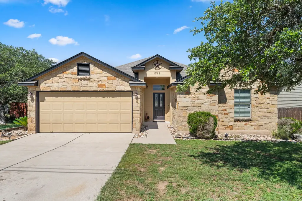 202 Dunkeld Drive, Spicewood