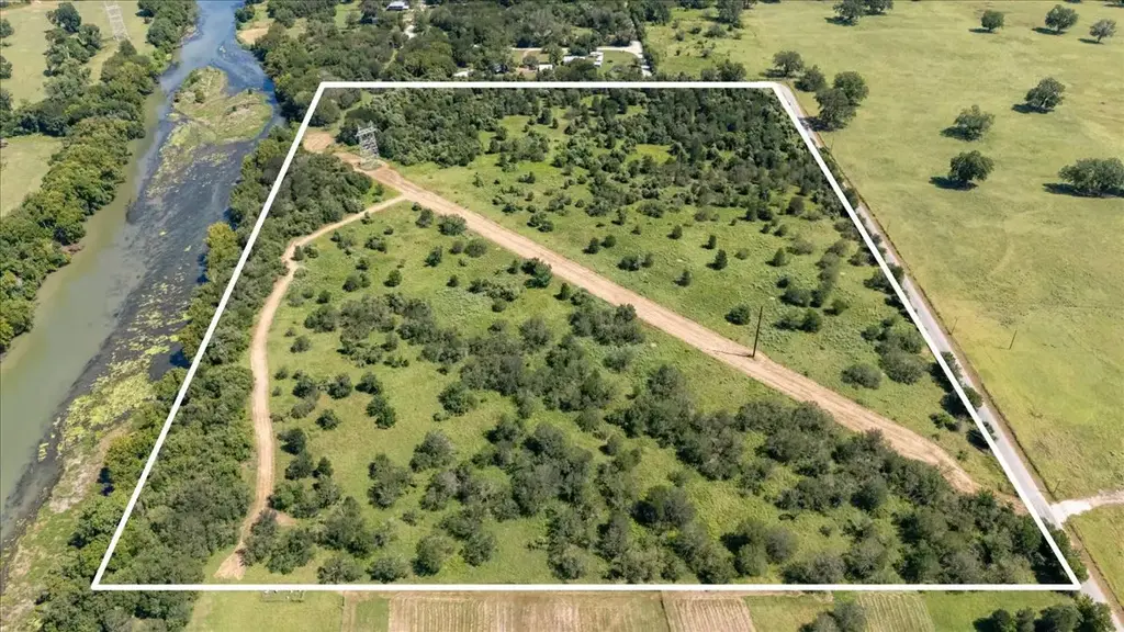 Hidden Shores Road, Smithville