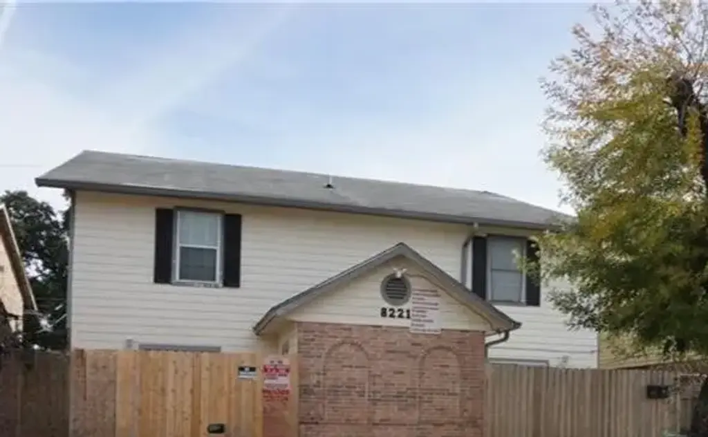 8221 Sam Rayburn Drive 101, Austin