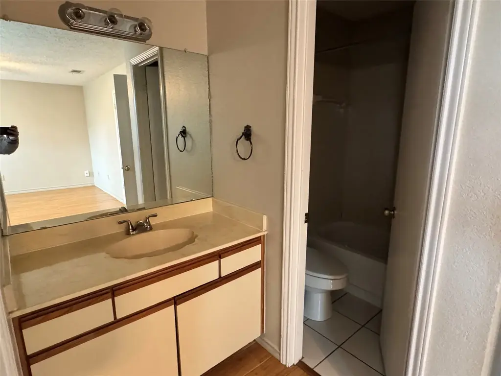 2621 Gwendolyn Lane A, Austin
