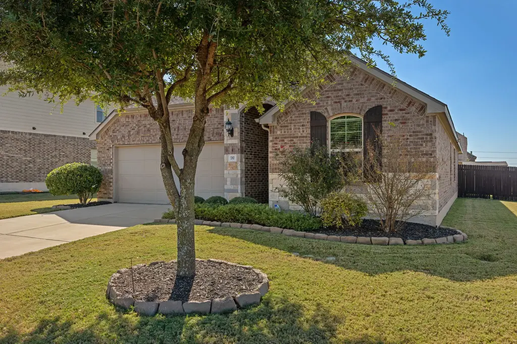 717 N Emory Cove, Hutto