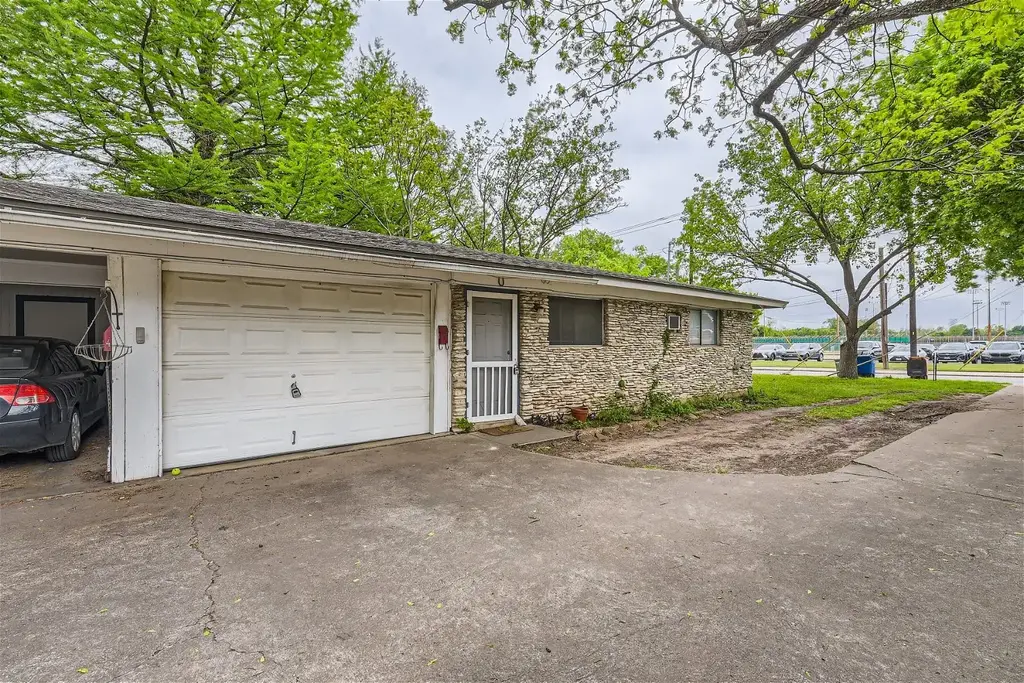 210 W 51st Street A, Austin