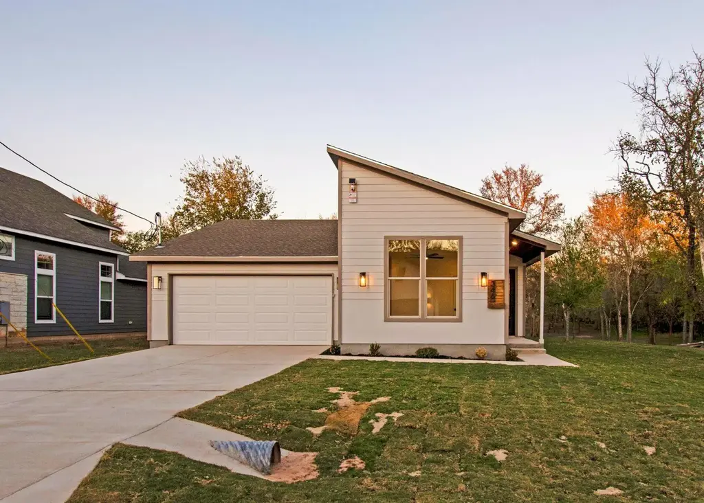 346 Nene Lane, Bastrop
