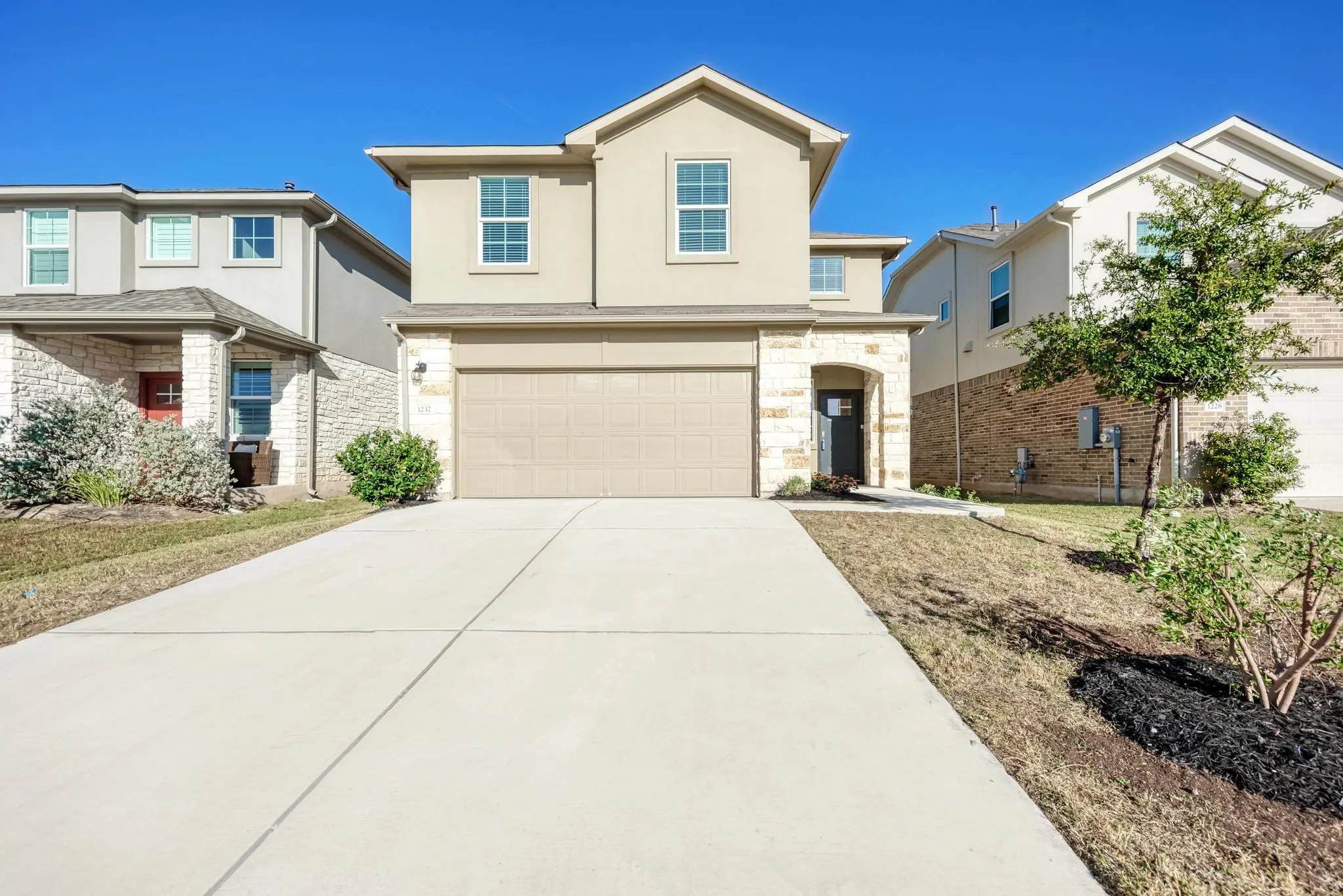 Photo of Listing #5587440