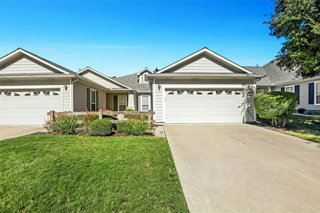 215 Bonham Loop, Georgetown
