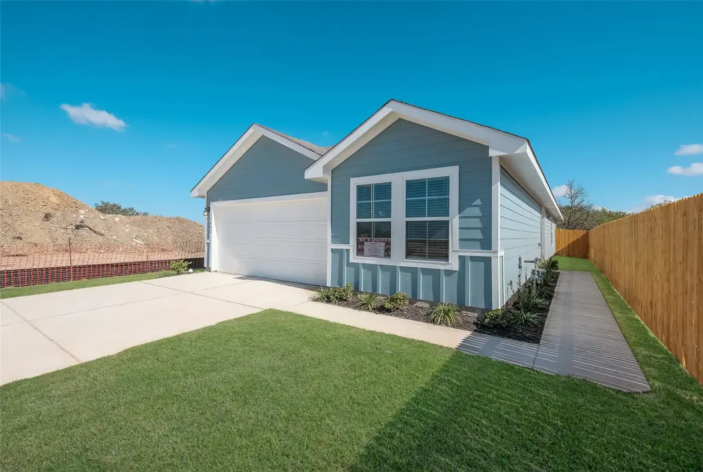 12202 Pike Bend, Mustang Ridge
