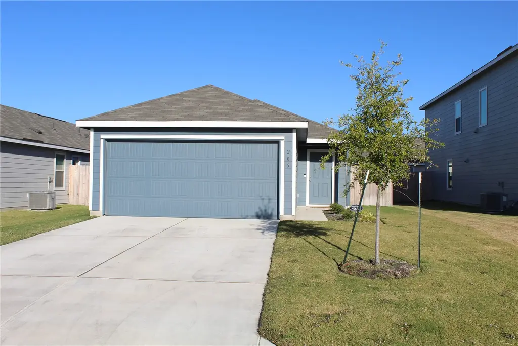 205 Marty Allen Loop, Jarrell