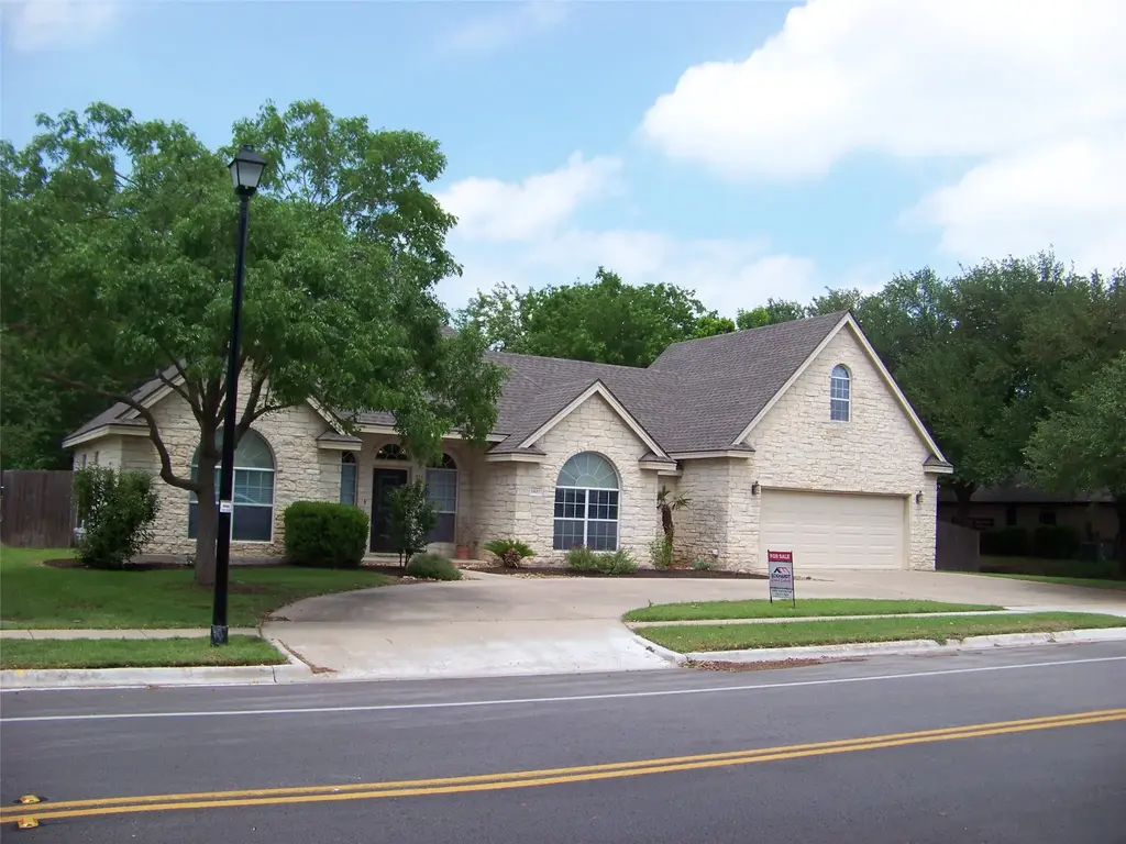 1400 T H Johnson Drive, Taylor