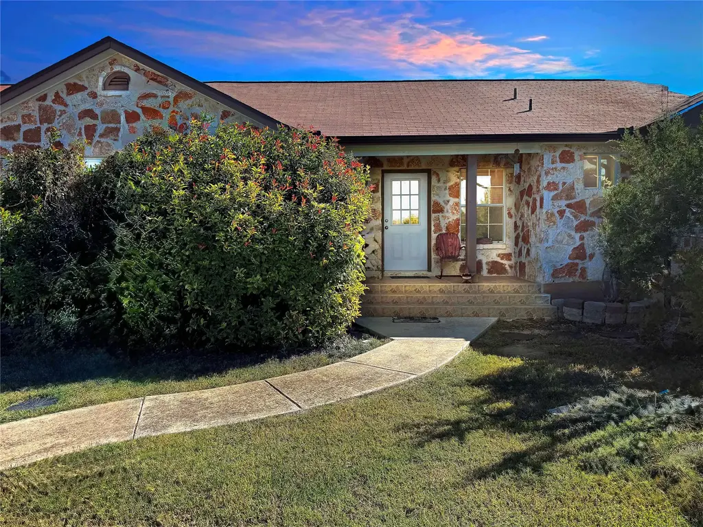 1157 Lasso Loop, Canyon Lake