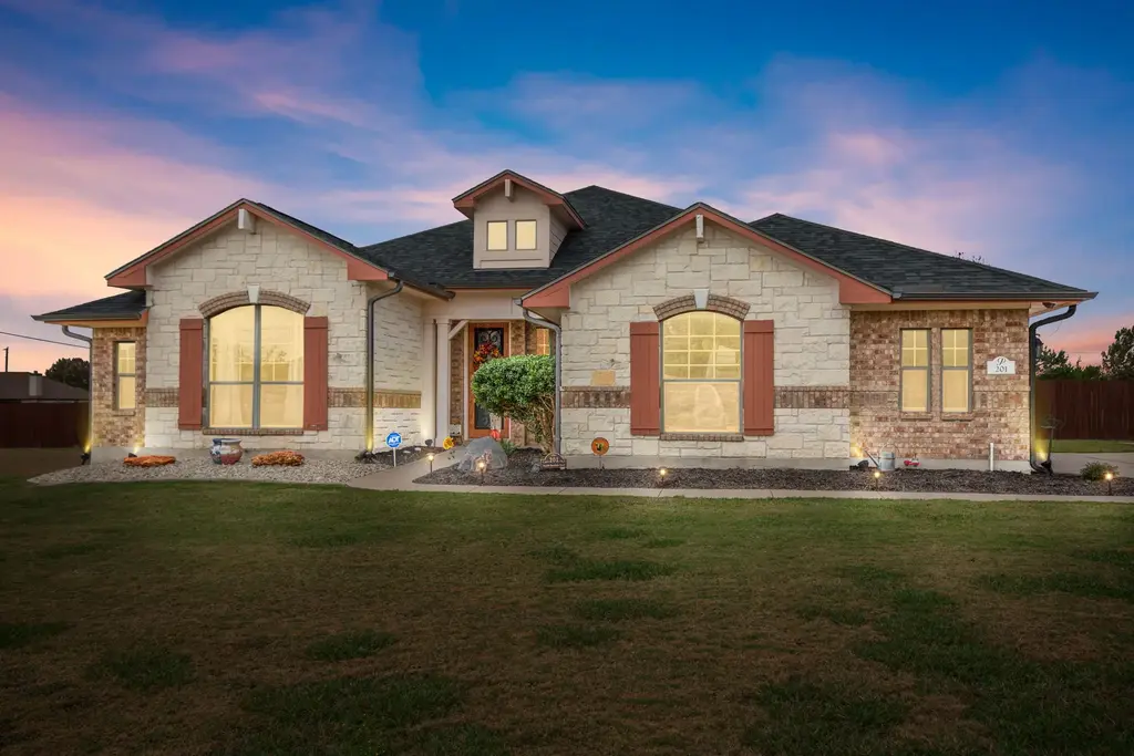 201 N Rawhide Trail, Liberty Hill