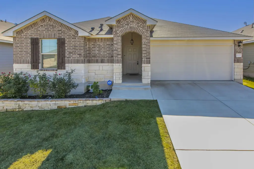 237 Poplin Lane, Troy