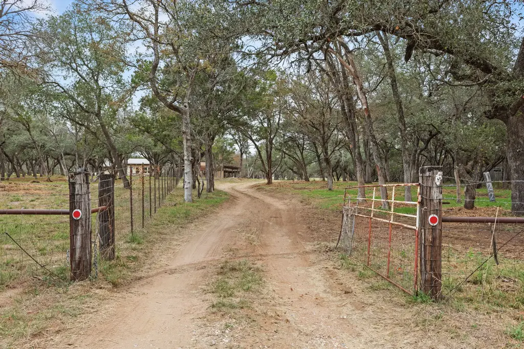 122 Winding Creek Road, Spicewood